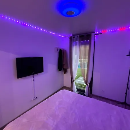 Indépendante Avec Salle De Bain Alloggio in famiglia