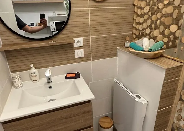 Independante Avec Salle De Bain *